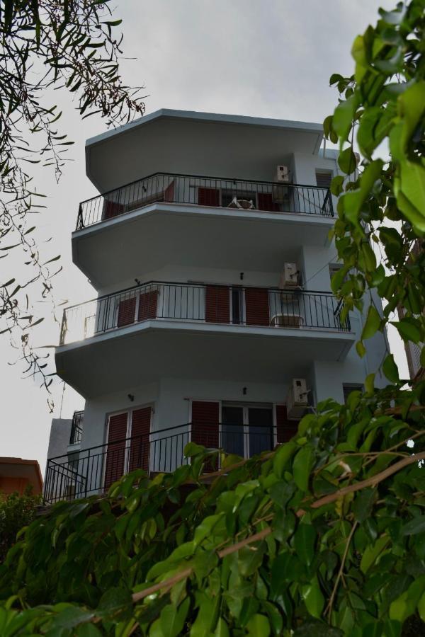 Bob'S Apartments Tolón Esterno foto